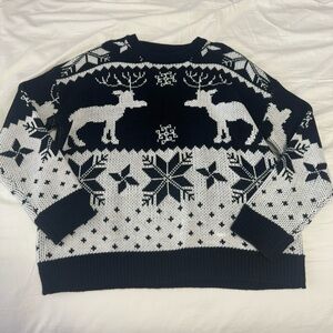 Black and White Christmas Reindeer Snowflake Knitted Sweater Warm New Never Worn